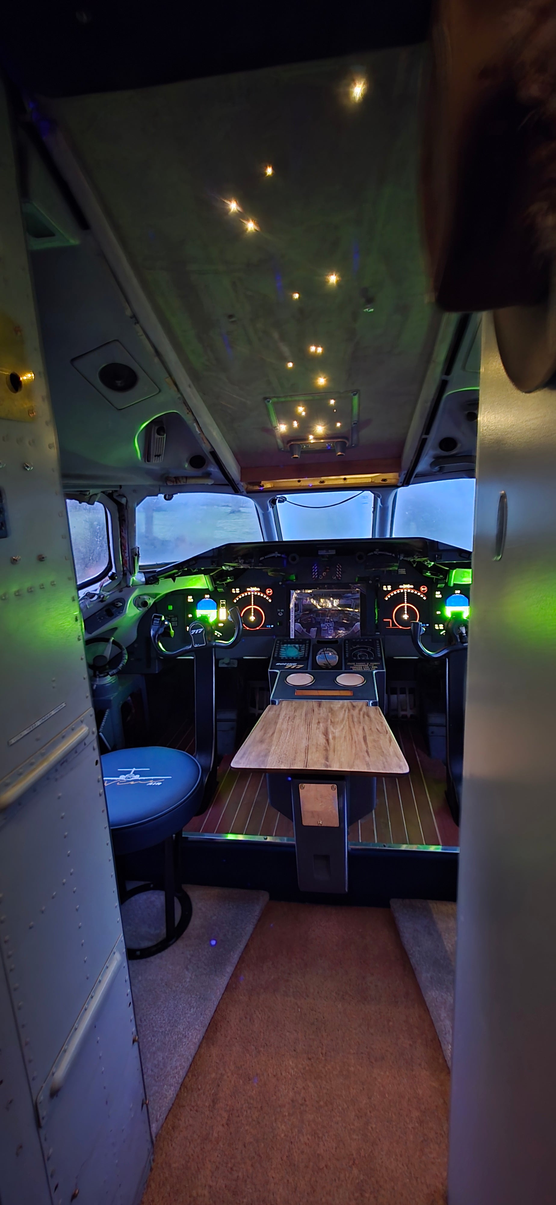 Boeing 717 "Lizzie" Off Grid Pod Cockpit