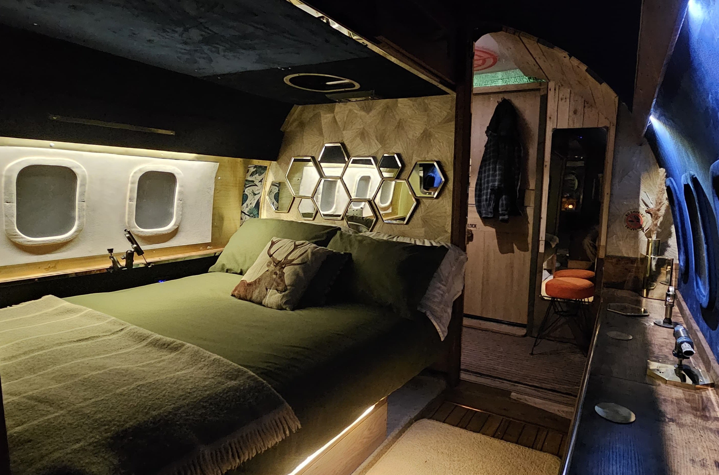 Dash-8 Off Grid Split Sleep Pods