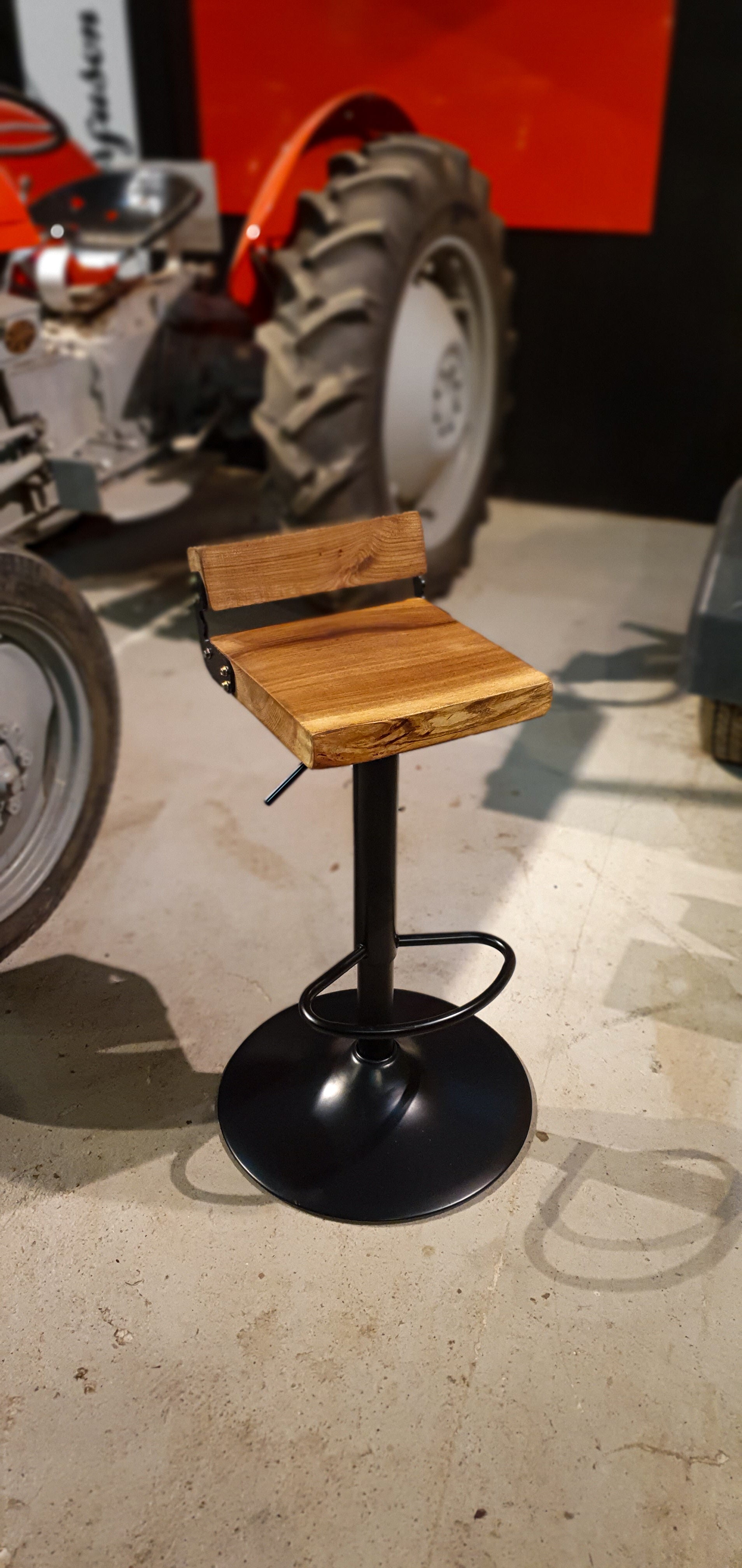 Sussex Riser - Gas Height Swivel Adjustable