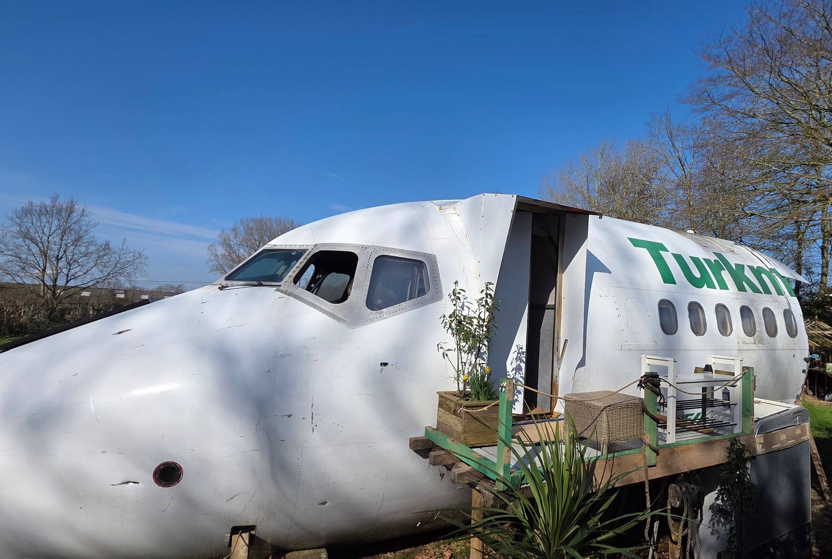 Boeing 717 "Lizzie" Off Grid Pod Cockpit