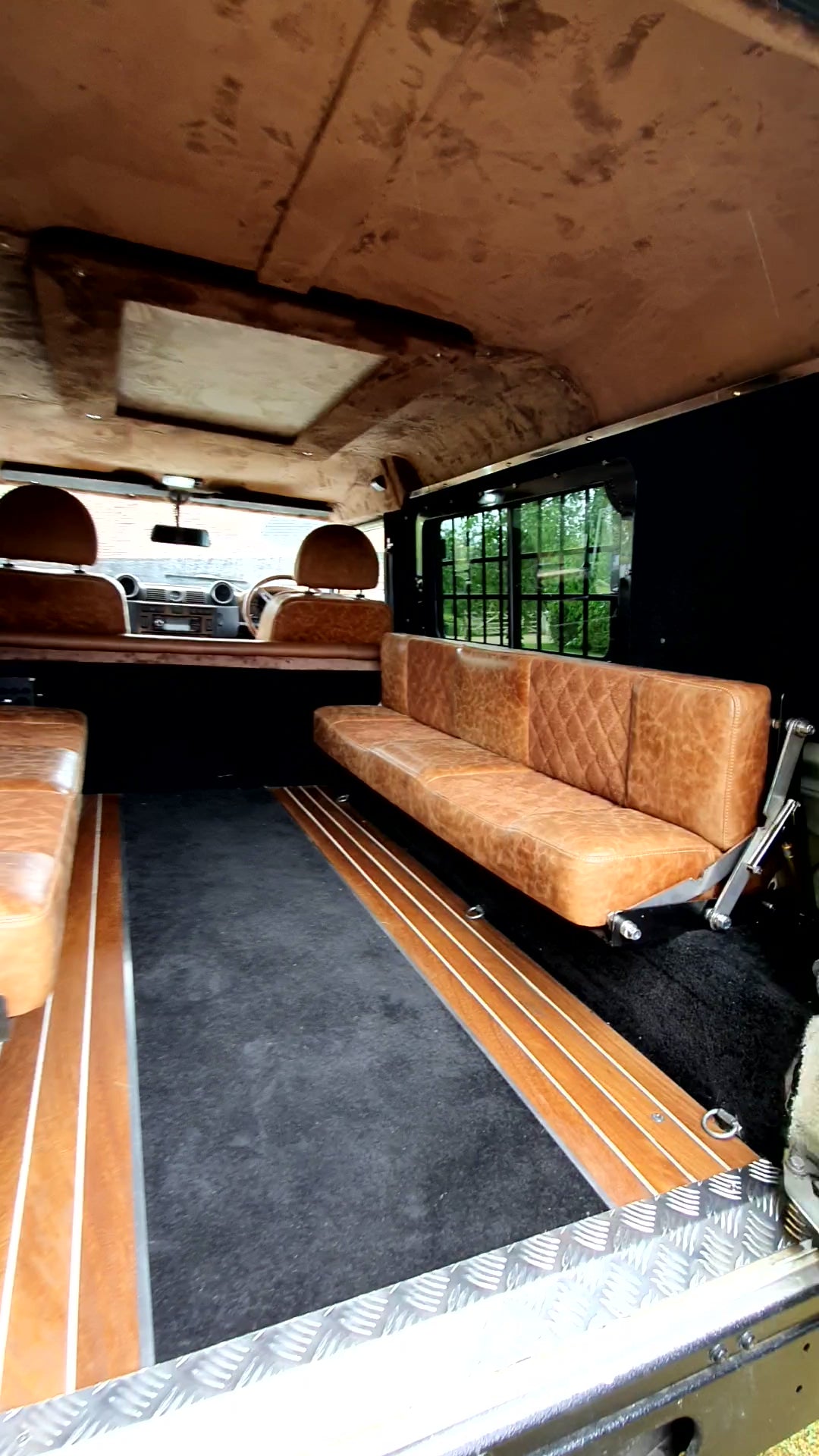 "Vicky" Defender Camper 110 Full Build