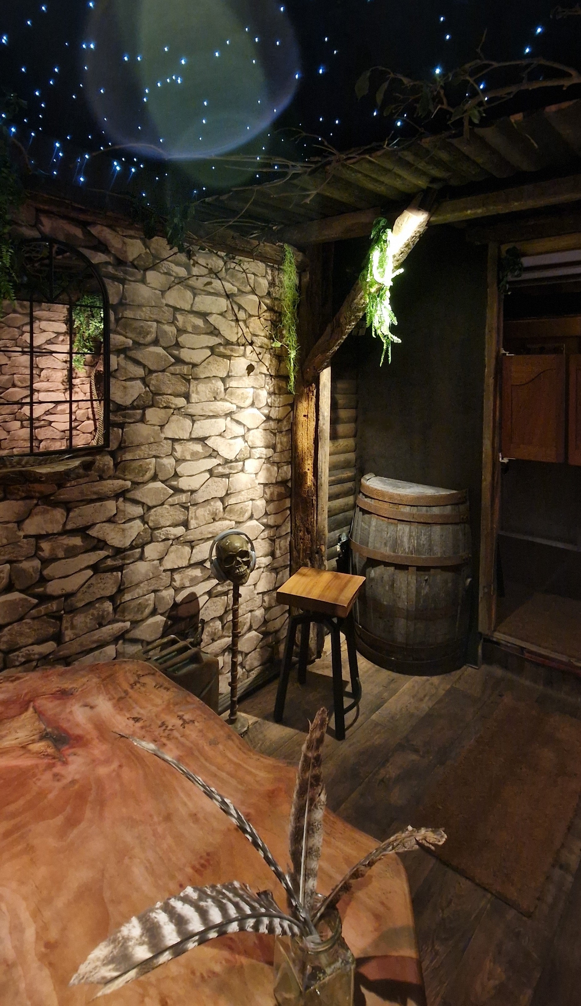 Ye ol' Tavern - 20ft Shipping Container